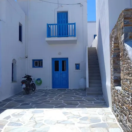 Family- House In Chora, Casa de Férias Kithnos