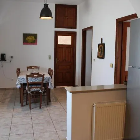 Holiday home Family- House In Chora,